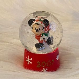 Disney Mickey Mouse Mini Snow Globe Christmas 2007
